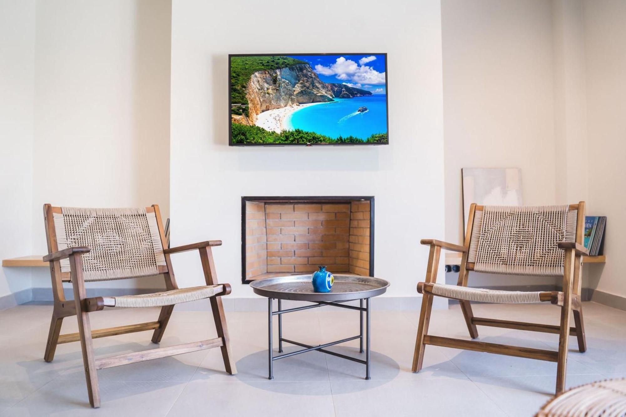 Blue Symphony Suites Apartments Nikiana Luaran gambar