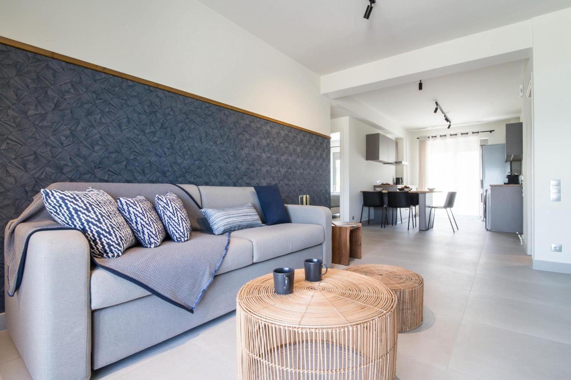 Blue Symphony Suites Apartments Nikiana Luaran gambar