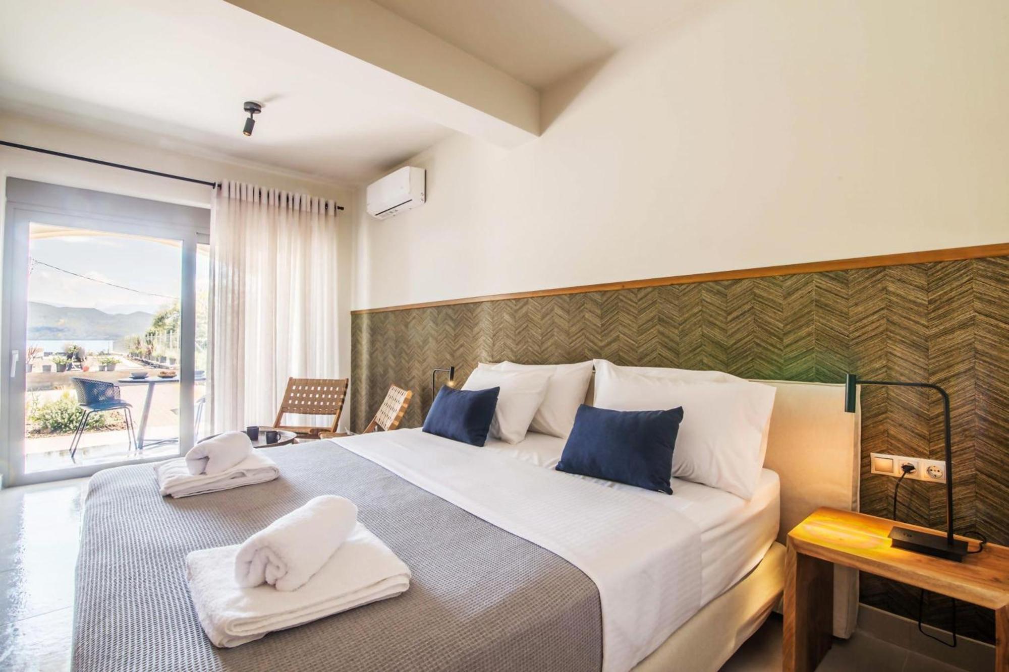Blue Symphony Suites Apartments Nikiana Luaran gambar