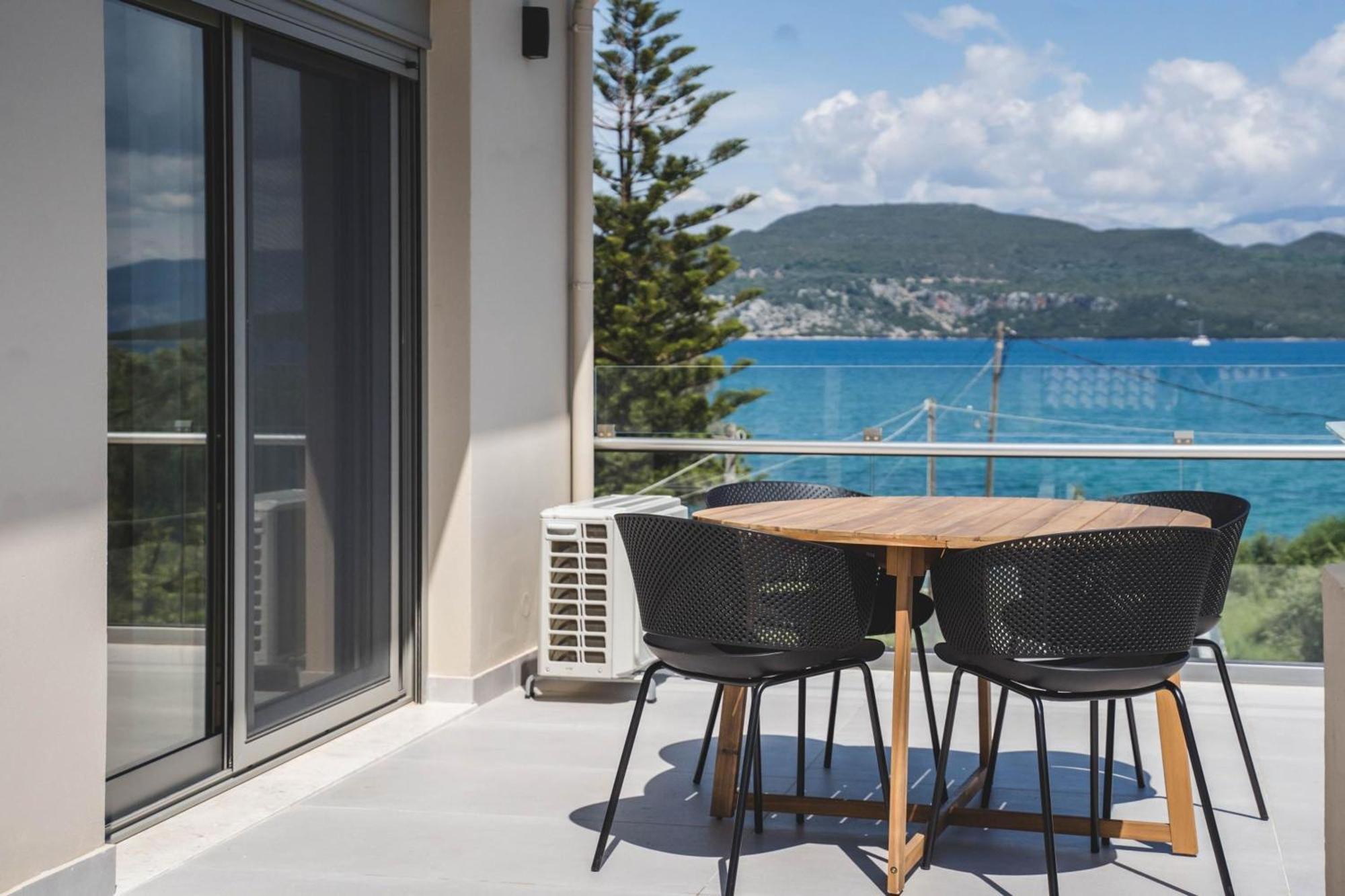 Blue Symphony Suites Apartments Nikiana Luaran gambar