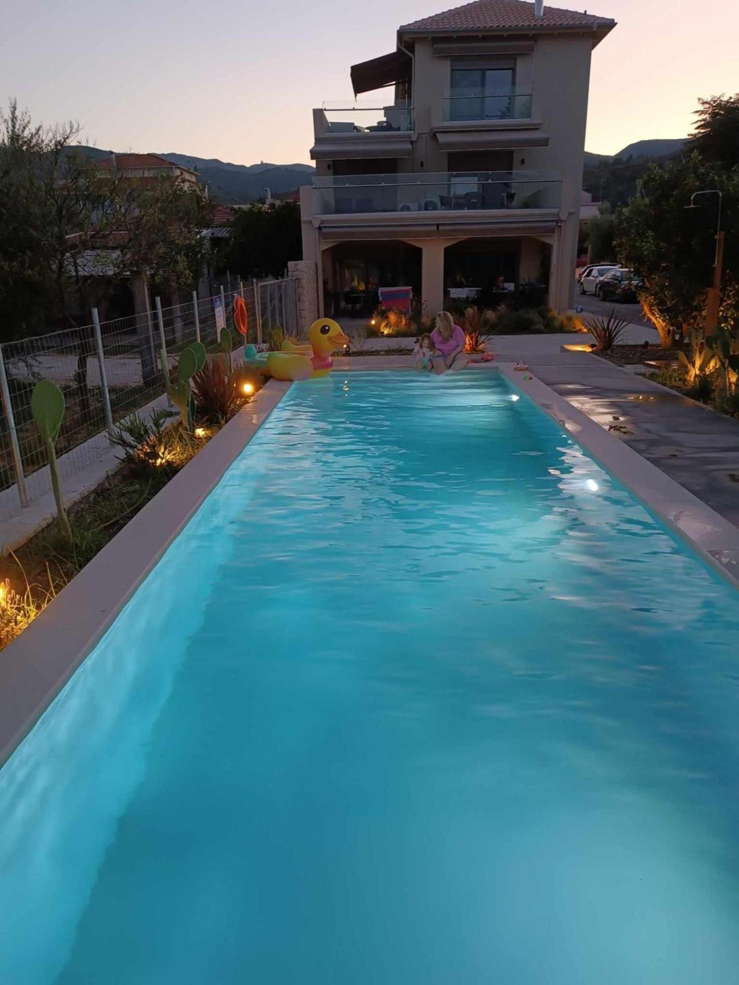 Blue Symphony Suites Apartments Nikiana Luaran gambar